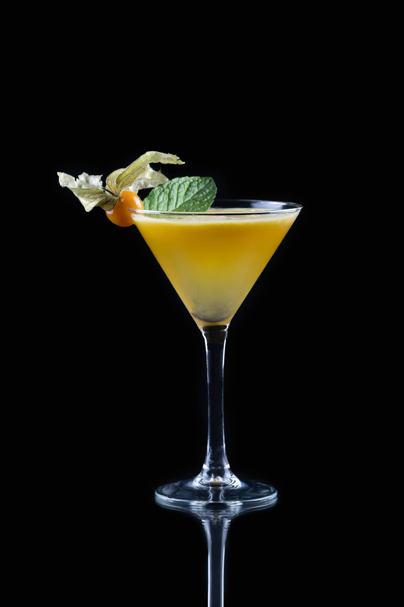 cocktail avec flamme et mise en scène culinaire